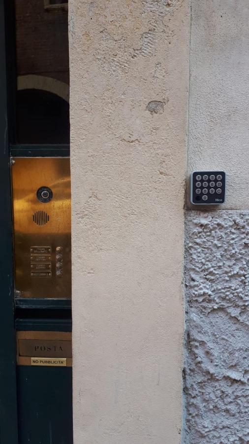 Sottoriva 12 City Center Large Apartment Werona Zewnętrze zdjęcie